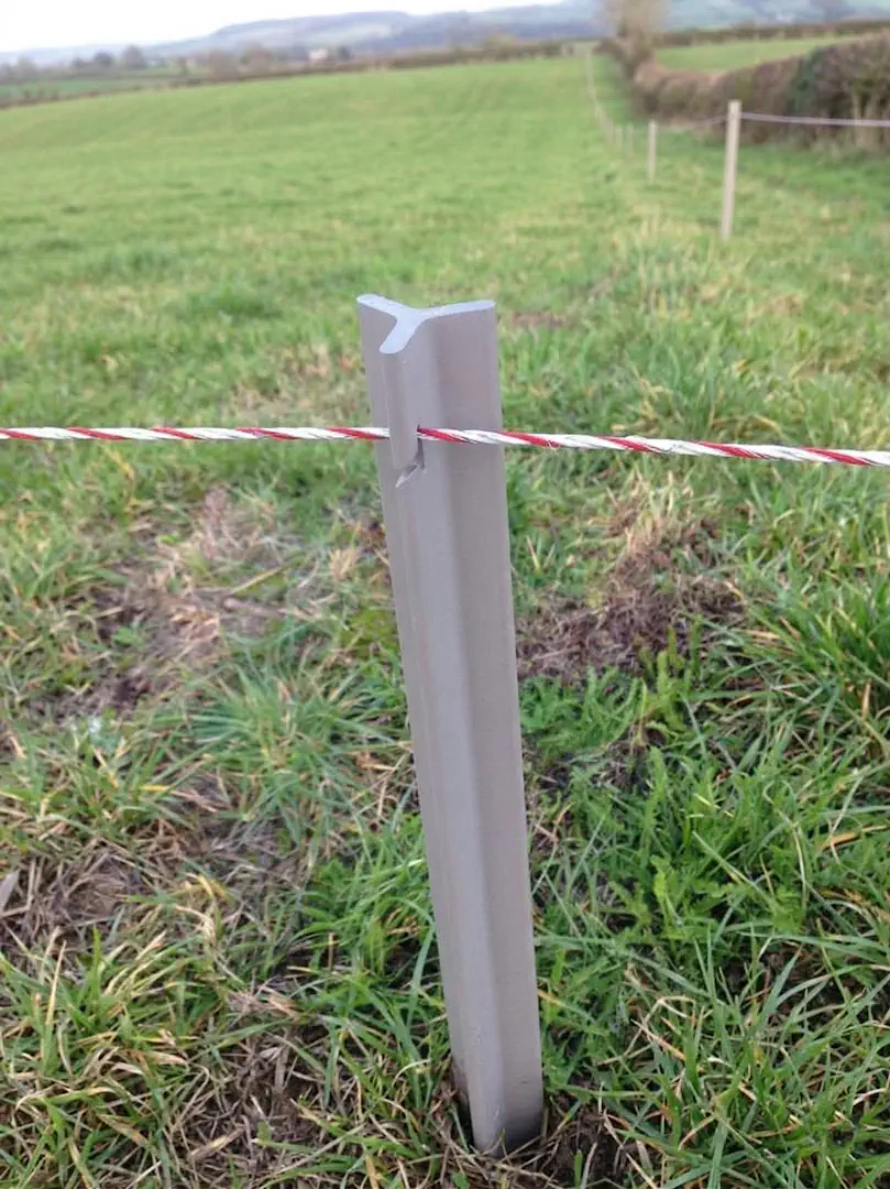 produits-propres-piquet-elevage-hp-hyeres-profiles